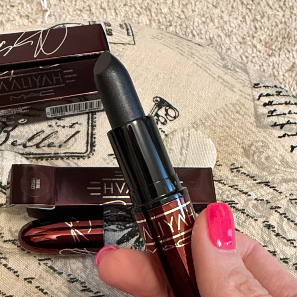 MAC Aaliyah Collection Black Lipstick - Picture 2 of 7